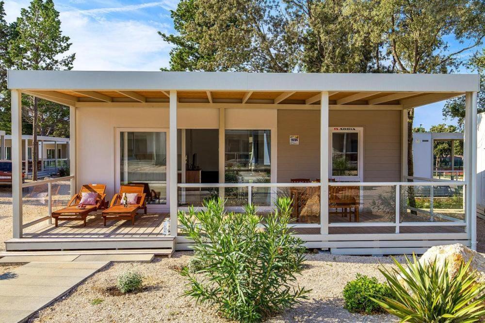 Mobile Homes Mediteran In Caravan Park Strasko, Novalja Exterior photo
