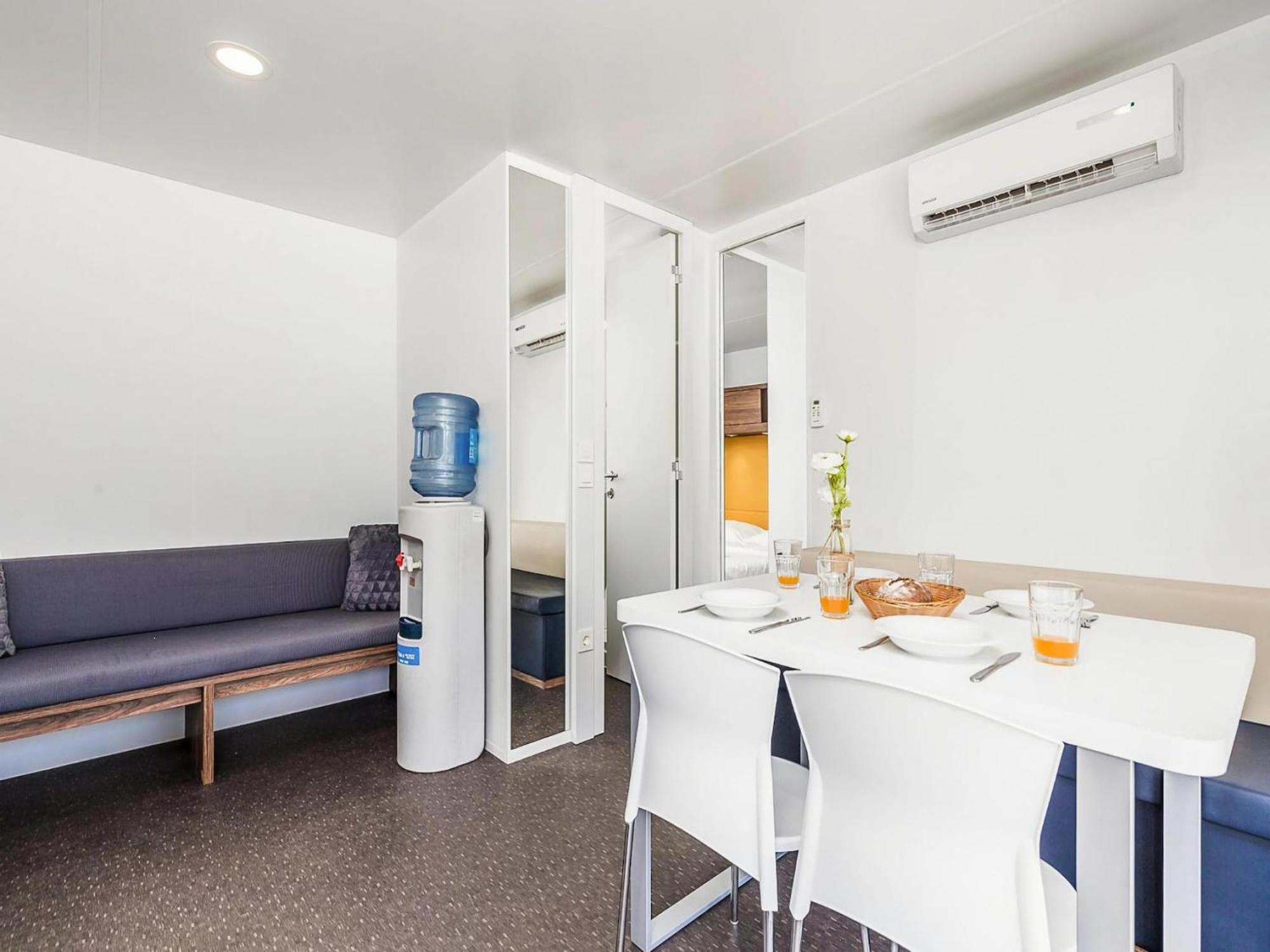 Mobile Homes Mediteran In Caravan Park Strasko, Novalja Exterior photo